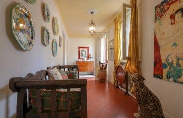 Villa located in a panoramic position with views of the Tuscan countryside