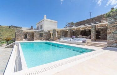 Magnifique Villa les pieds dans l&rsquo;eau – Île de Kéa