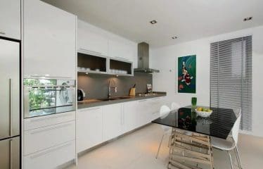 Villa moderne avec vue mer située à Kamala