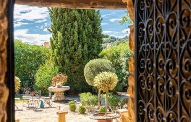 Luxueux Mas en pierre du 18ème siècle avec piscine chauffée – Propriété unique à Biot