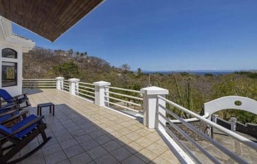 Grande villa avec une vue sur l&rsquo;océan située à Ocotal
