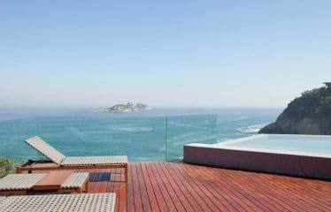 Somptueuse Propriété avec 5 chambres vue mer et accès à la plage à Joá