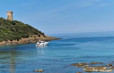 Belle propriété sur 2 niveaux vue mer époustouflante accès direct plage .