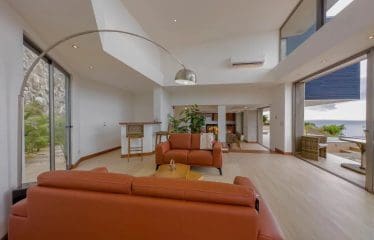 Splendide villa de luxe avec une vue panoramique sur la mer