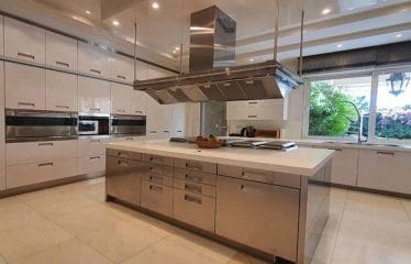 Bellissima villa di lusso situata a Glyfada