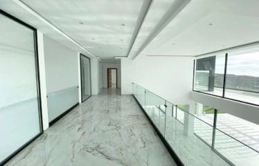 Splendide villa contemporaire avec vue sur la mer située à Marbella