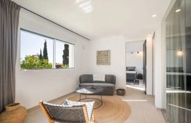 SUPERBE MAISON DE VILLE AVEC UNE VUE INCROYABLE SUR LA MONTAGNE ET LA MER