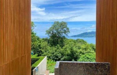 Splendido attico con vista mare situato a Patong