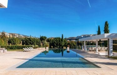 VILLA DE LUXE CONTEMPORAINE EN PREMIÈRE LIGNE DE GOLF AVEC UN PANORAMIQUE IMPRENABLE, LOS FLAMINGOS, BENAHAVIS