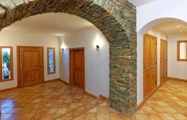 Somptueuse  propriété en pierres , sur les hauteurs de la Casinca