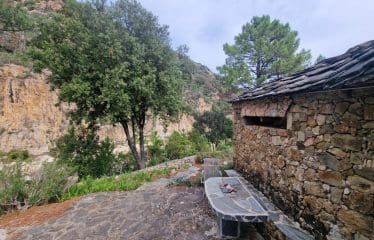 DOSSIER CONFIDENTIEL  Unique Bastide de pierre sur  de Bavella ultra protégé