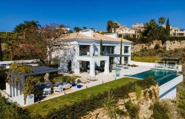 Très belle villa de luxe moderne située à Marbella