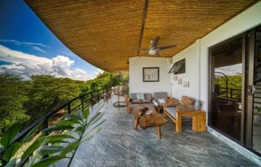 Très belle villa nichée au sommet des collines