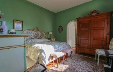 Villa located in a panoramic position with views of the Tuscan countryside