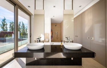 VILLA DE LUXE CONTEMPORAINE EN PREMIÈRE LIGNE DE GOLF AVEC UN PANORAMIQUE IMPRENABLE, LOS FLAMINGOS, BENAHAVIS