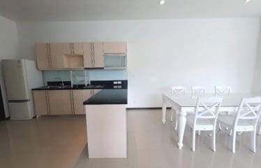 Belle propriété moderne située à Bang Tao
