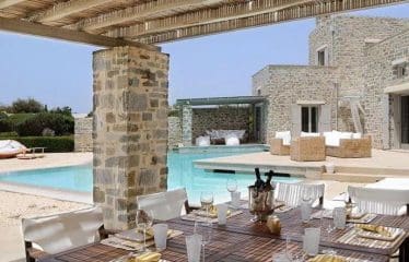 Magnifique villa pieds dans l&rsquo;eau située à Paros