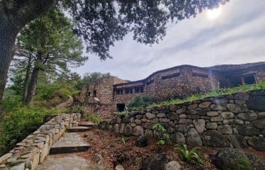 DOSSIER CONFIDENTIEL  Unique Bastide de pierre sur  de Bavella ultra protégé