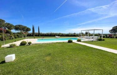 Belle villa moderne de luxe située à Cecina