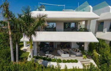 Très belle villa moderne jumelée située à Marbella