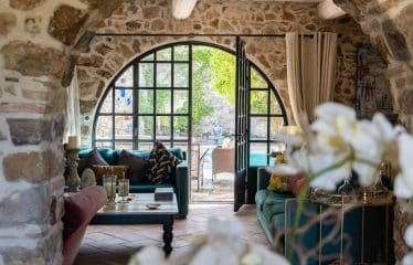 Luxueux Mas en pierre du 18ème siècle avec piscine chauffée – Propriété unique à Biot