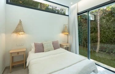 Très belle villa moderne située à Estepona