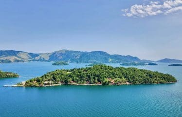Propriété pieds dans l eau  exclusive  dans une île paradisiaque à Angra dos Reis
