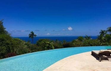 Magnifique Villa située près de Playa Grande, sur une falaise surplombant la mer.