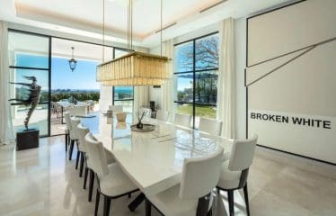 Très belle villa de luxe moderne située à Marbella