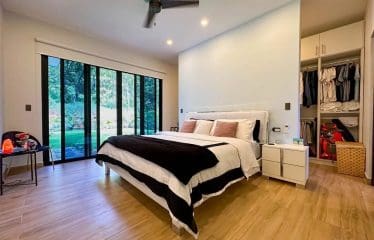 Très belle villa moderne située dans un bel emplacement à Sardinal