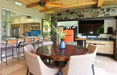 Very nice modern villa with stunning ocean views