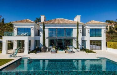 Très belle villa de luxe moderne située à Marbella