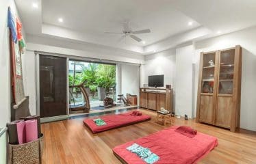 Très belle villa qui offre une vue imprenable sur la mer