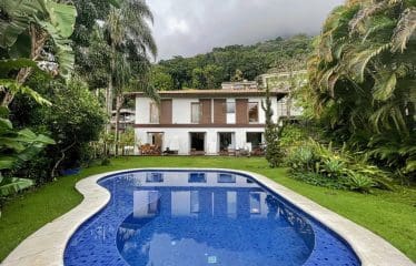 Spectaculaire maison en duplex sur une rue noble à Jardim Botânico