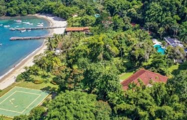 Magnifique domaine en bord de mer à vendre à Angra Dos Reis –