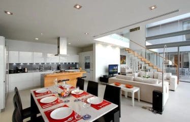 Villa moderne avec vue mer située à Kamala