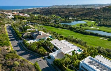 Splendide villa de luxe située au bord du golf