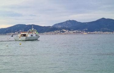 Magnifique Propriété contemporaines   située à PORTICCIO  vue mer époustouflante