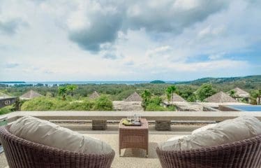 Très belle villa qui offre une vue imprenable sur la mer