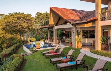 Splendid villa with ocean view
