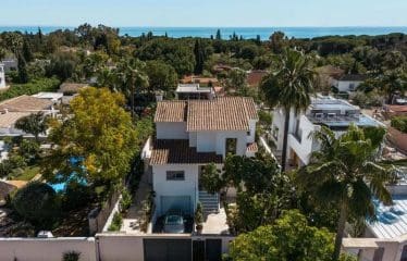 Belle villa moderne située dans un environnement calme à Marbella