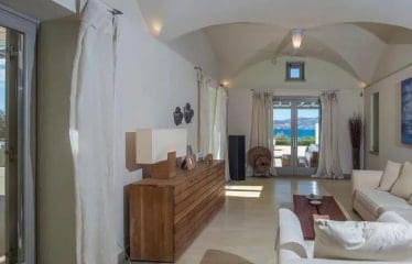 Magnifique villa pieds dans l&rsquo;eau située à Paros