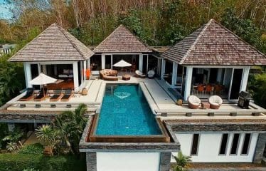 Très belle villa qui offre une vue imprenable sur la mer