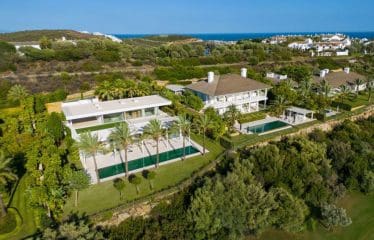 Splendide villa de luxe située au bord du golf