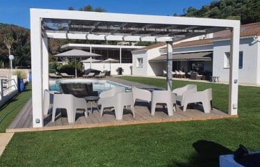 Propriété d’exception  pieds dans l&rsquo; eau , située au cœur des sanguinaire AJACCIO