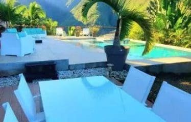 Très belle villa située dans la résidence « Les hauts de Matatia » à Taapuna.
