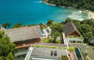 Très belle villa de style contemporaine avec vue sur la mer