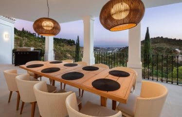 Magnificent MANOR HOUSE WITH PANORAMIC SEA VIEWS IN EL MADROÑAL