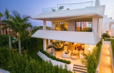 Très belle villa moderne jumelée située à Marbella