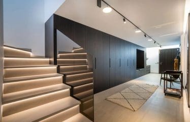SUPERBE MAISON DE VILLE AVEC UNE VUE INCROYABLE SUR LA MONTAGNE ET LA MER